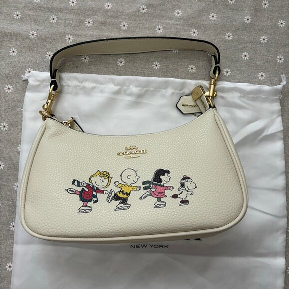 Coach x Peanuts Teri Shoulder Bag Handbag Snoopy And Friends Motif Ivory